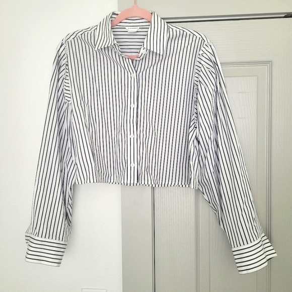Club Monaco Tops - Club Monaco Striped Blue and White Long Sleeve Cropped Women's Top Size Small